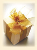 side_image_gift_giving_75